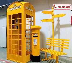 Bốt điện thoại trang trí shop quần áo